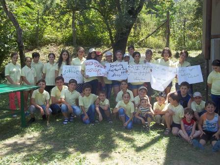 Les enfants des deux camps ; les messages de remerciement Photo : Les enfants des deux camps