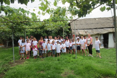 Et toujours de tous les âges Photo : des enfants du camp 2019 à Tsodnisk̕ari