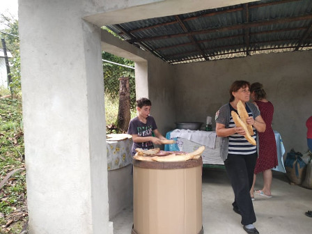 Photo : Les premiers pains sortent du four