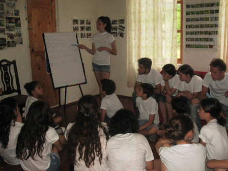Le cours sur l'écologie est suivi attentivement Photo : Un cours sur l'écologie