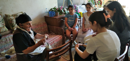 Filer le laine Photo : Préparer la laine